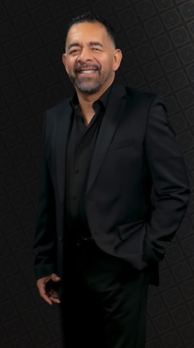 Fotografía profesional de Juan Paradas, Real Estate Specialist y Broker en Florida.